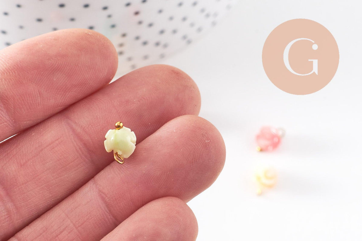 Pendentif fleur de rose résine multicolore support laiton doré 9x7mm, x10 (G4571)