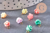 Pendentif fleur de rose résine multicolore support laiton doré 9x7mm, x10 (G4571)