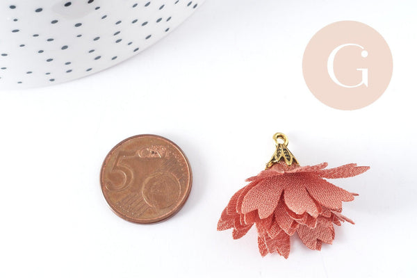 Pendentif fleur soie rose corail zamac doré 29-36mm, création bijou fleur en tissu, x2 (G8990)