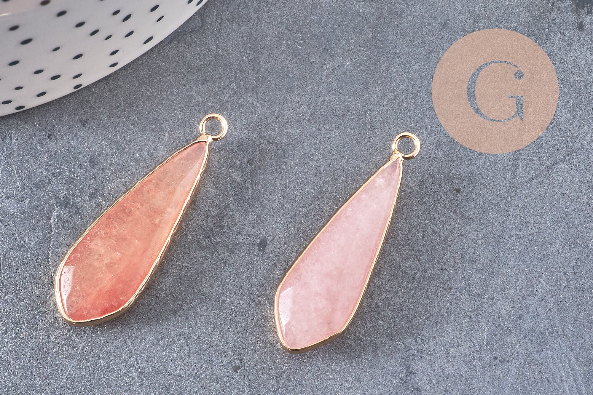 Pendentif goutte jade rose facettes doré 31mm, x1 (G1774)