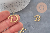 Pendentif lettre initiale acier inoxydable doré IP 20.5mm, x1 (G11375)