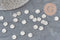 Silver-colored stainless steel round medallion pendant 8mm, x10 (G11348)