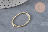 Colgante ovalado hueco de zamac dorado texturizado 30mm, x2 (G11259)