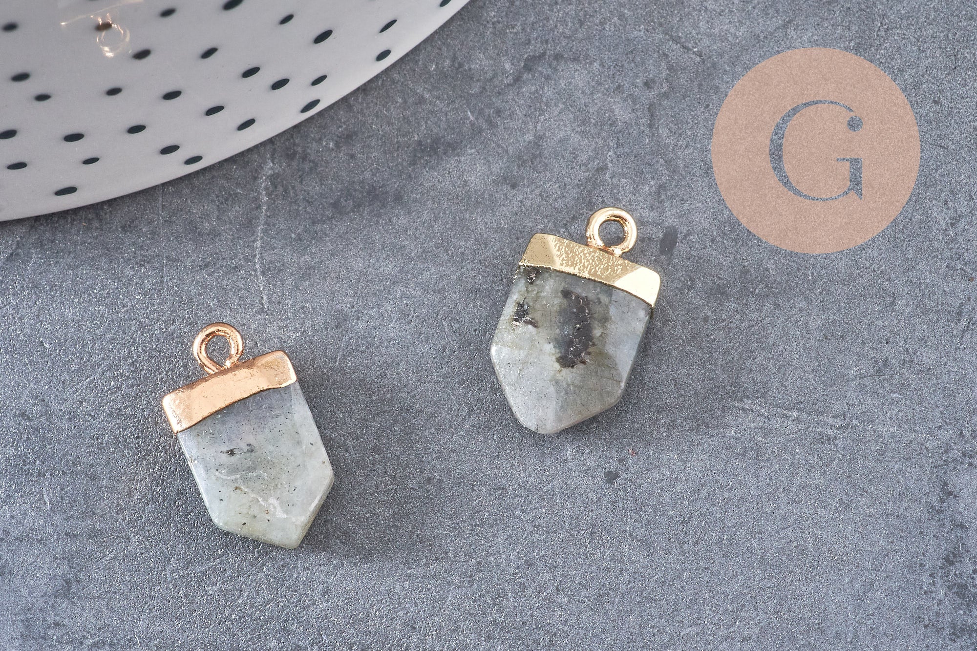 Pendentif pointe labradorite naturelle claire laiton doré 19mm, x1 (G5921)
