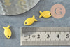 Pendentif poisson laiton brut émail jaune 13.5mm, x2 (G10129)