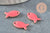 Pendentif poisson laiton brut émail rose 13.5mm, x2 (G10130)