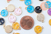 Pendentif smiley zamac doré émail multicolore 12mm, x5 (G6105)