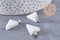Pendentif triangle jade naturel blanc acier inoxydable platine 24mm, x1 (G10059)