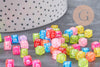 Perle carré Lettre Alphabet plastique multicolore translucide plastique,création bracelet mots,6mm, x 10Gr (G3068)