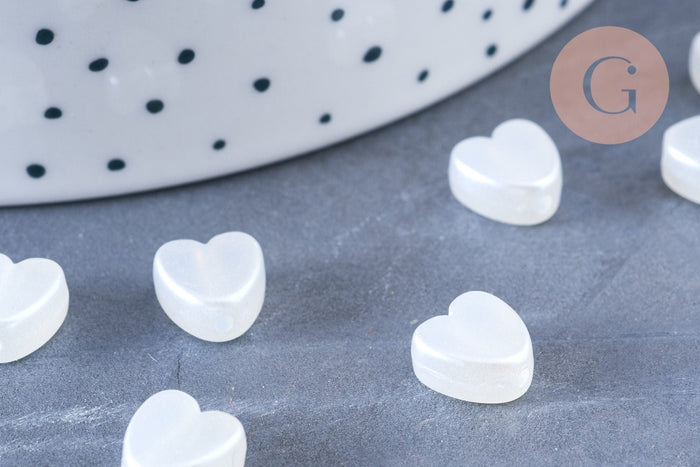 Perle coeur plastique blanc nacré 8mm , x 20 perles (G6439)