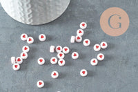 Perle disque coeur rouge plastique blanc 7mm, x10 grammes (G1786)
