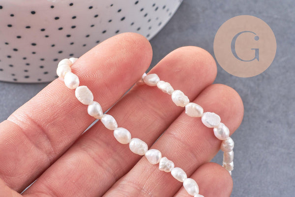 Perle eau douce naturelle keshi 2 faces polies 5-6mm, x1 fil de 18cm (G10540)