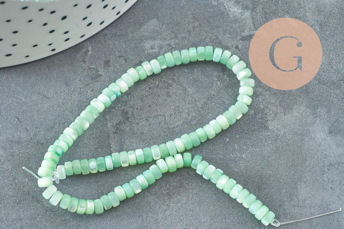 Perle nacre naturelle heishi vert pastel,tube coquillage coloré,perle coquillage,2x4mm, le fil de 20 cm, x1 (G5129)