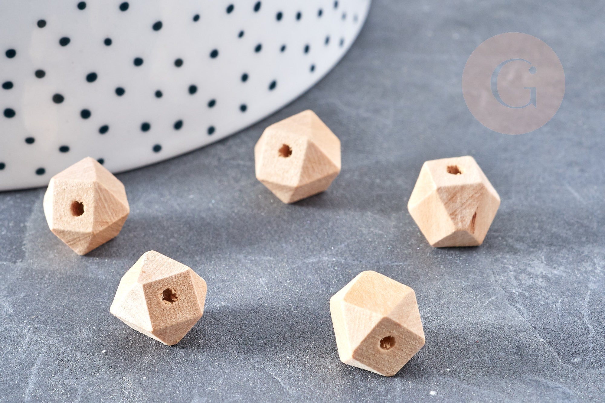 Perle hexagone bois 11mm, x5 (G6057)