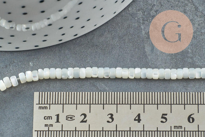 Perle nacre blanche naturelle heishi 2x4mm, x1 fil de 20cm (G4475)