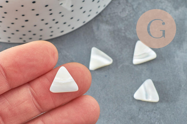 Perle triangle nacre blanche naturelle ,pendentif triangle nacre, bijou nacre 12mm, x10 (G2186)