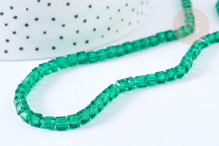 Perles Cube verre vert foncé 4mm, verre, le fil de 43cm, x1 (G7539)