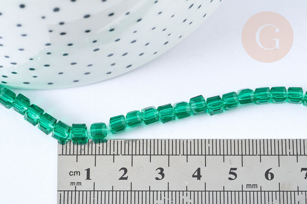 Perles Cube verre vert foncé 4mm, verre, le fil de 43cm, x1 (G7539)
