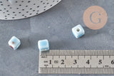 Light blue ceramic cube beads 8mm, x5 (G11240)