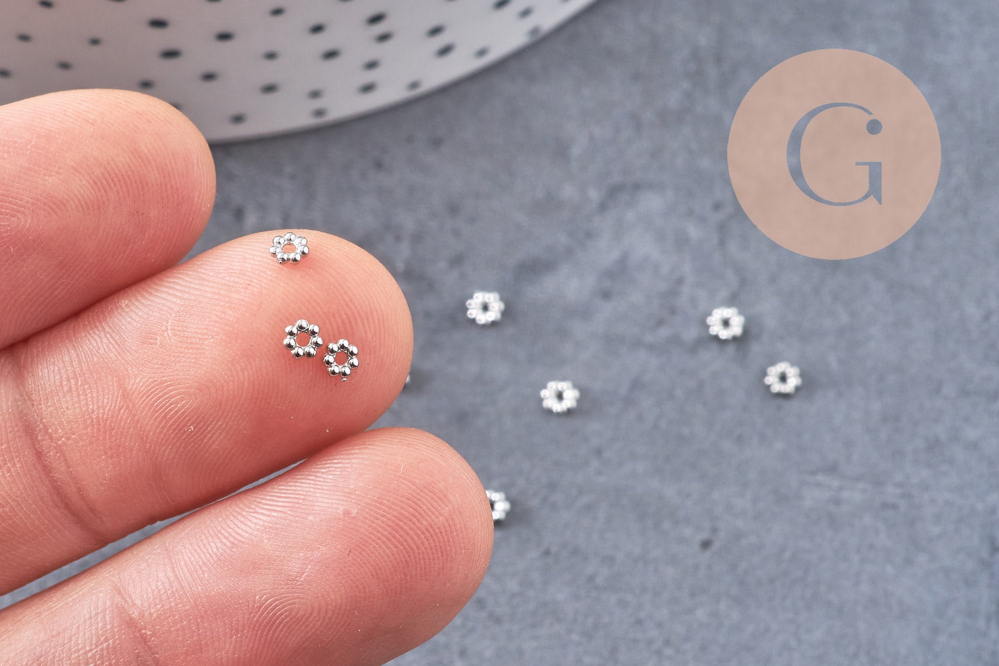 Perles intercalaires Rondelles fleurs acier 304 inoxydable platine 3mm, x10 (G10856)
