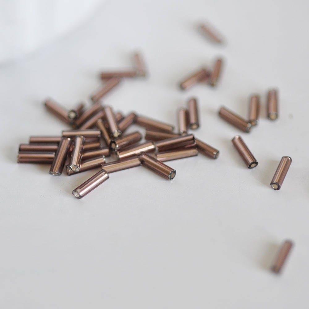 Perles rocaille Tube violet metallisé,perles rocaille argent, perles métallisées violet,perle verre,6mmx2mm, x 5gr G2358