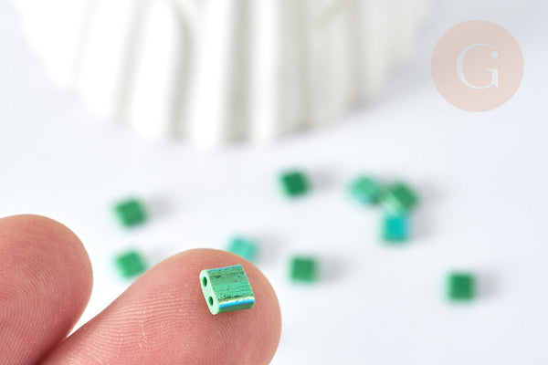Perles rocaille carré verre rectangle vert irisé,création bracelet, perle tila,4.5mm,2 trous, x50 (4.8GR) (G7483)