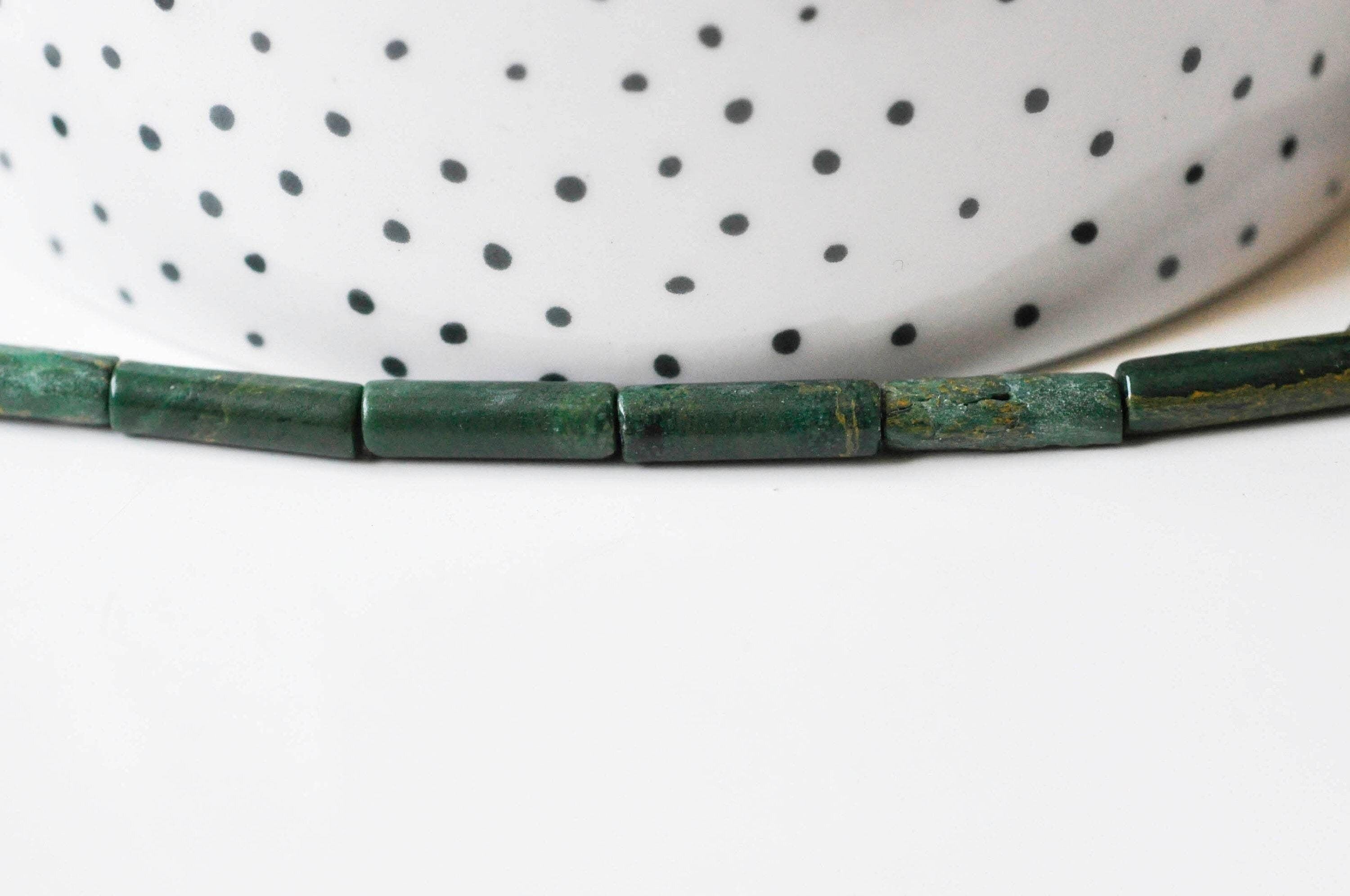 Perles tube rond jade africain naturel vert 13mm, x1 fil de 40cm (G4014)