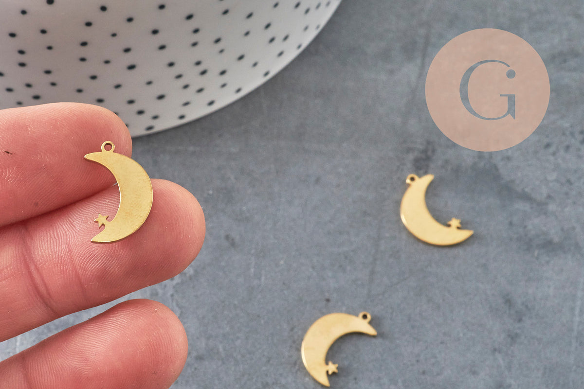 Colgante acero dorado luna con estrella 17,5mm, una joya de acero hipoalergénico sin desprendimiento de níquel, x1 G6155