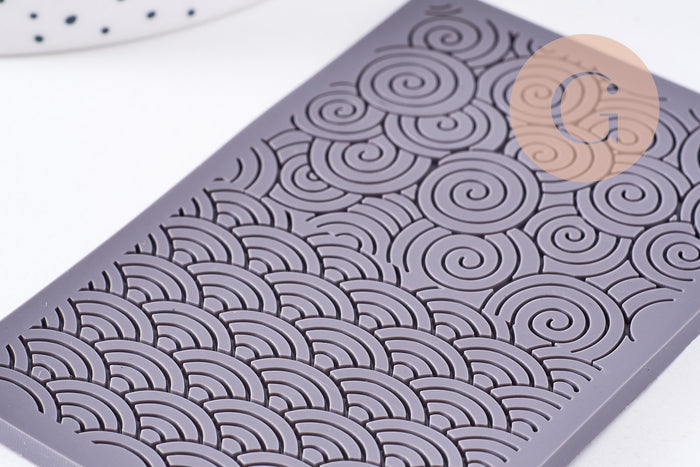 Tapis de texture pour pâte polymère spirales & vagues 65 x100mm, x1 (G10676)