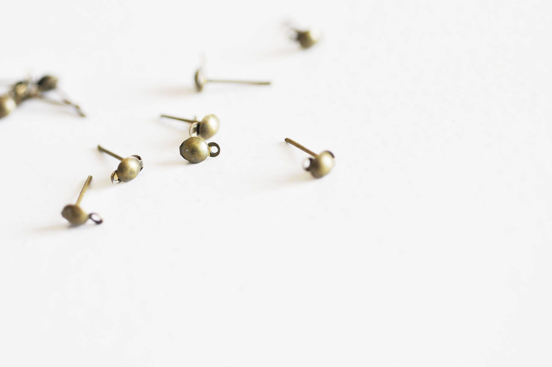 clous-puces oreille boule bronze5mm et anneau , x10 (G0877)