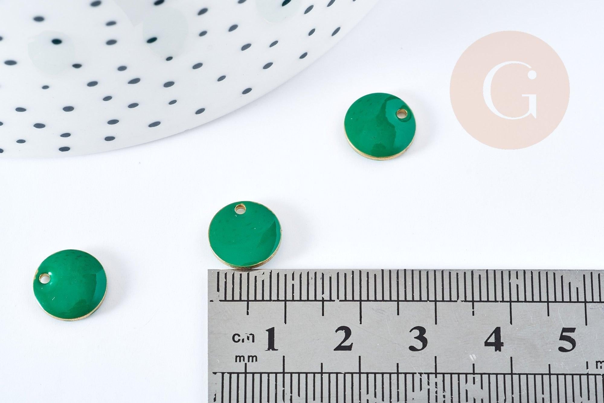 pendentif breloque plate ronde en laiton brut émail vert 10mm, x 5 (G8553)