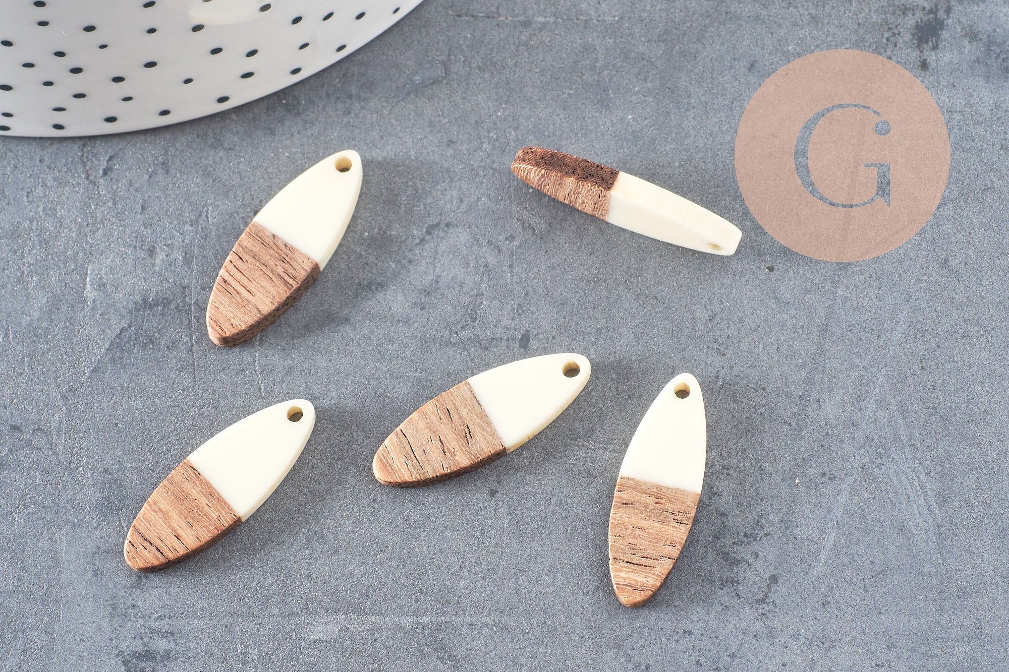pendentifs ovale bois résine blanche 28mm, création bijoux bois, x5 G1525
