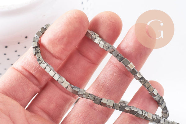 perle pyrite carrée , pyrite naturelle,pierre pyrite ,3mm,x1 fil de 120 perles (G2786)