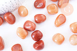 Pierre aventurine rouge naturelle brut roulée 22-30mm, x20gr (G5780)