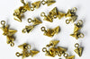 pointes pendentif doré vieilli ,rock Punk, pendentif doré, Pendentif rock, création boucles,création bijoux,13mm,x 10