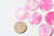 Pendentif rond nacre rose fuchsia irisé, pendentif coquillage naturel rose ,création bijoux, 25mm,lot 10 G3975