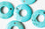 Pendentif donut howlite turquoise,pendentif bijoux  pierre, howlite naturelle,30mm, l'unité G3982