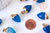 Pendentif d'agate naturelle teintée en bleue 24mm, pendentif pierre, support doré, création bijoux, pierre naturelle G5588